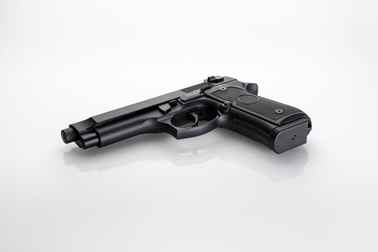 pistola, 9 mm, arma, fucile, mafia, nera, crimine, arma da fuoco, militare, pericoli, bianco, isolata, polizia, esercito, metalli, protezione, grilletto, pallottola, munizione, guerra, revolver, 
