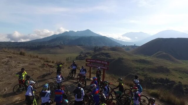 MTB riding on savanna around Mount Kawah Wurung