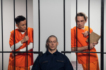 Two prisoners plan to attack a uniformed guard to escape from a maximum security prison.