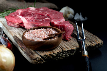 large pink salt to meat close-up