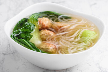 鶏団子と春雨スープ
