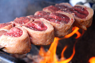 Obraz premium Picanha. Tradicional meat in brazilian bbq on the grill