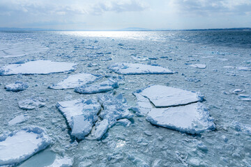 割れた流氷 © arunco