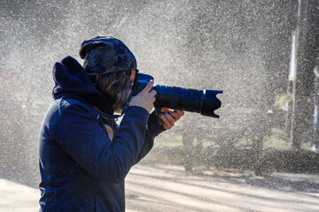 Donna fotografa