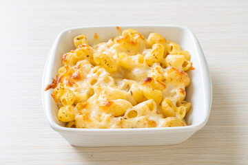 American mac and cheese, macaroni pasta in cheesy sauce