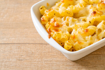 American mac and cheese, macaroni pasta in cheesy sauce