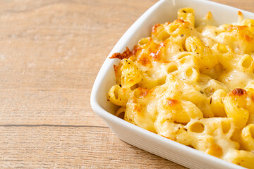 American mac and cheese, macaroni pasta in cheesy sauce