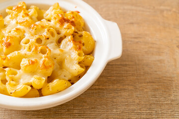 American mac and cheese, macaroni pasta in cheesy sauce