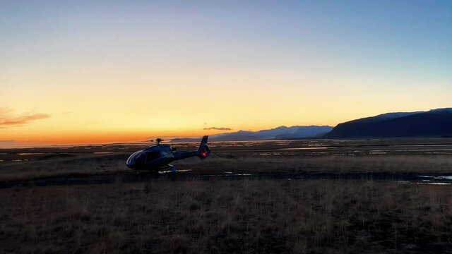 Heli adventure over the Vatnajokull Glacier in South Iceland -wide