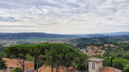 Fototapeta na wymiar View from the etruscan town of Chiusi, Siena, Italia.
