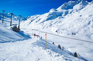 Fototapeta na wymiar Cable car in ski resort Ski Arlberg 