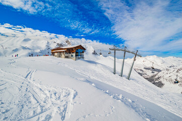 Fototapeta na wymiar Cable car in ski resort Ski Arlberg