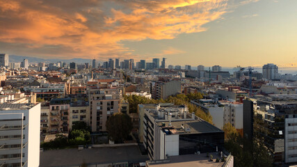 Obraz premium Barcelona skyline at sunrise