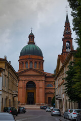 Obraz premium cassalmaggiore cathedral on a cloudy day