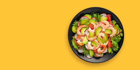 Salad with prawns, grapefruit,  cucumber