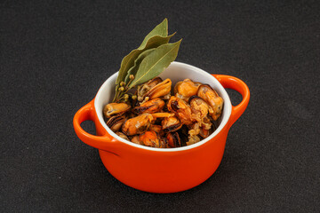 Pickled mussels in the bowl
