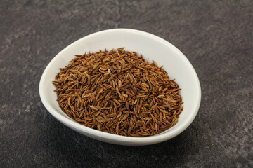 Dry zeera seeds in the bowl
