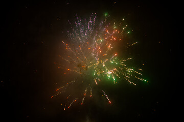 Fototapeta premium Buntes Silvester-Feuerwerk