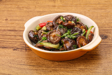 Marinated shiitake mushrooms with herbs