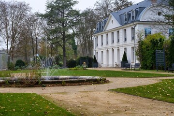 Obraz premium Château et fontaine
