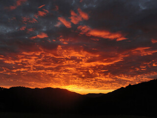 Puesta de sol con nubes