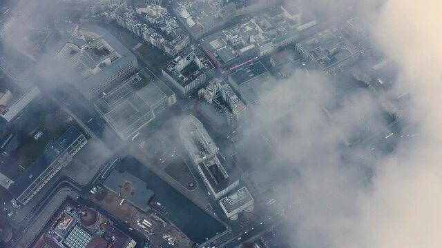 Bebelplatz in Berlin bei Nebel.2020