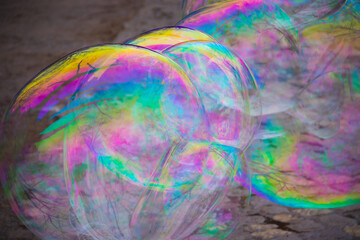 Burbujas de jabón coloridas en las calles de Berlín. © Pablo