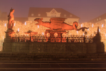 Der Lindwurm in Klagenfurt in Weihnachtlichem Umfeld