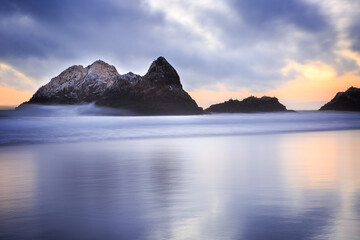 Fototapeta na wymiar Seal Rocks Sunset