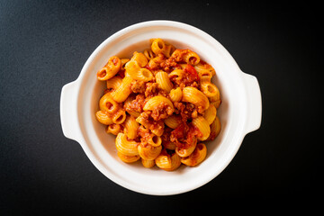 macaroni with tomatoes sauce and mince pork