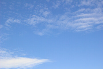 晴天の秋空と雲
