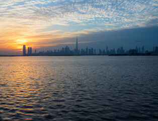 Obraz premium Dramatic sunset over a Dubai city. UAE. Outdoors