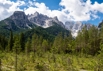Fototapeta na wymiar Parco Naturale Tre Cime, Dolomites, Italy.