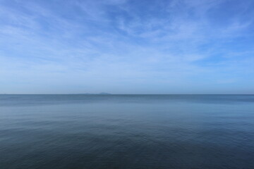 Obraz premium the blue sky in the morning at the beach