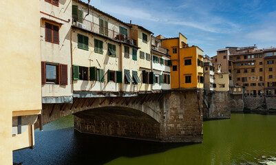 Fototapeta na wymiar Ponte Vecchio over Arno river in Florence