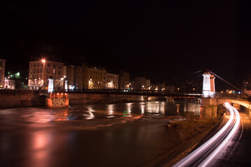 Grenoble de nuit