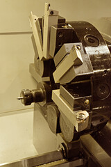 Lathe head