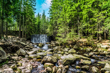 Karpacz, Polen -Wilder Wasserfall © Emil Lazar