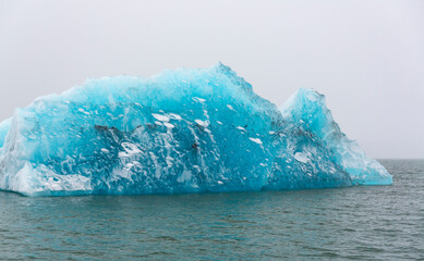 Fototapeta na wymiar Jokulsarlon glacier lagoon, Jokulsarlon, Vatnatjokull glacier, Southern Iceland, Iceland, Europe