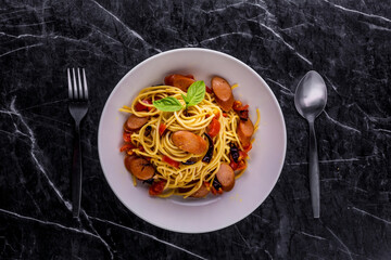 spaghetti sausage with chilli