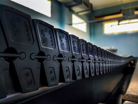 nstalled in the JHF R3700 printer.
Protect electric wires, ink, wind with IGUS from Germany.