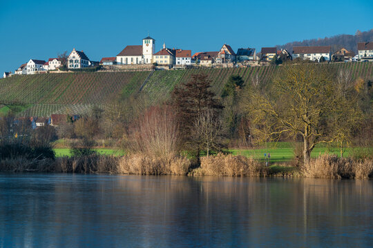 Blick &uuml;ber den Hohenhaslacher See auf Hohenhaslach