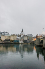 Basel, Martinskirche, Rhein, Rheinbrücke, Altstadt, Rheinsprung, Winter, Schnee, Weihnachten, Rheinufer, Grossbasel, Basel-Stadt, Schweiz
