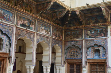 A hidden jewel offside the touristic trails: the city of Bikaner with its wonderfully painted houses
