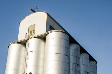 Silos plant for the storage and drying of cereal