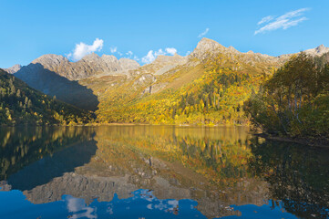 Fototapeta na wymiar Autumn in the mountains, Caucasus