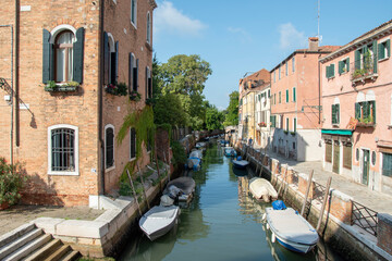 Fototapeta na wymiar Sestiere di Castello in Venice with its characteristic buildings, with canals, bridges and alleys.