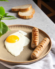 The eggs with the sausages