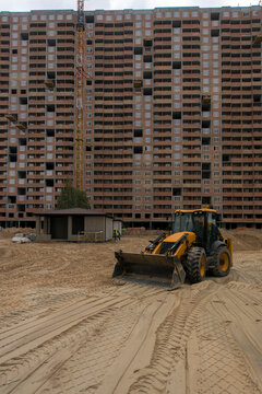 Laying the road, courtyard area. Construction site. production of apartments, social housing.