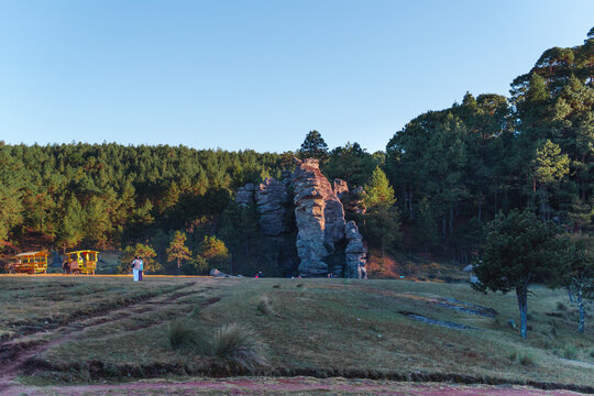 Vista del Parque natural "piedras encimadas", Puebla M&eacute;xico, Una hermosa tarde caminando por la naturaleza con vistas hermosas de un pedaso de paraiso.
